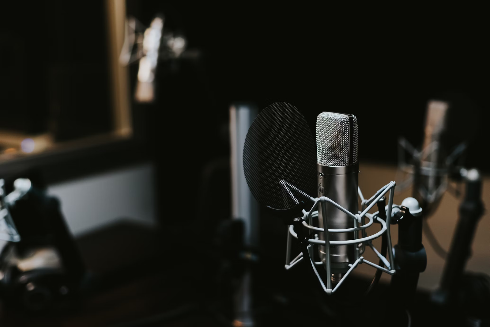Read more about the article How to Achieve Professional Sound Quality in Your Podcast Studio